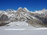 
I enjoyed the magnificent views from Mera High Camp (5770m) at midday to the north: Nuptse South Face, Everest, Lhotse South Face, Lhotse, Lhotse Middle, Lhotse Shar, Peak 41, Mera La, P6770, Makalu West Face and Hongu Chuli.
